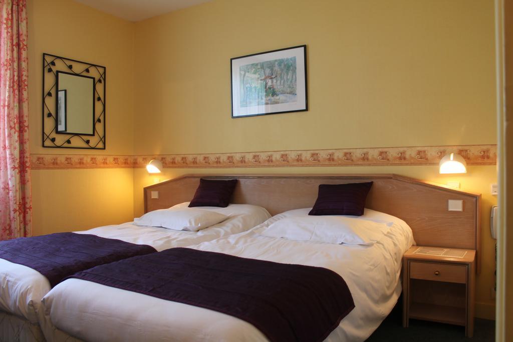 Hotel Des Bains Lancieux Quarto foto