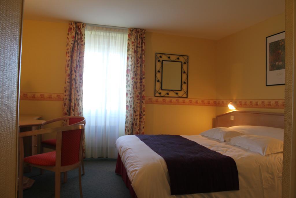 Hotel Des Bains Lancieux Quarto foto