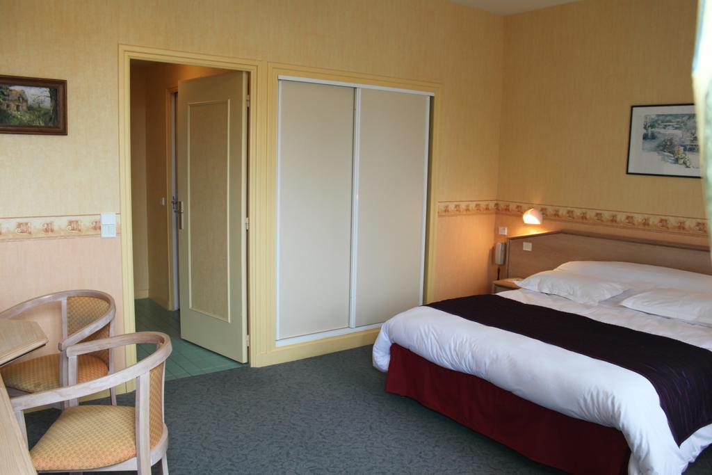 Hotel Des Bains Lancieux Quarto foto